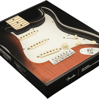 Fender Original '57 / '62 SSS Pre-wired Stratocaster Pickguard - Parchment 3-ply 0992345509 - Image 2