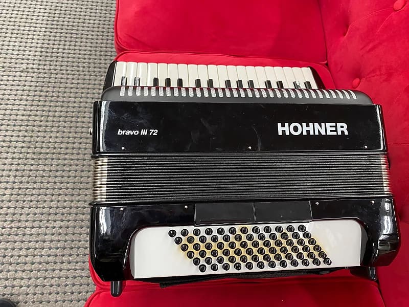 Hohner Bravo III 72 Accordion Black with Bag Price $1,299.99