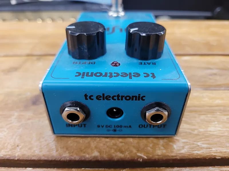 TC Electronic Tailspin Vibrato Blue Price $69.99 - Victor Litz