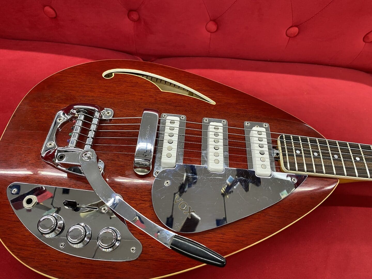 Vox Mark VI Acoustic Teardrop Semi-hollow Guitar 1960's Red with