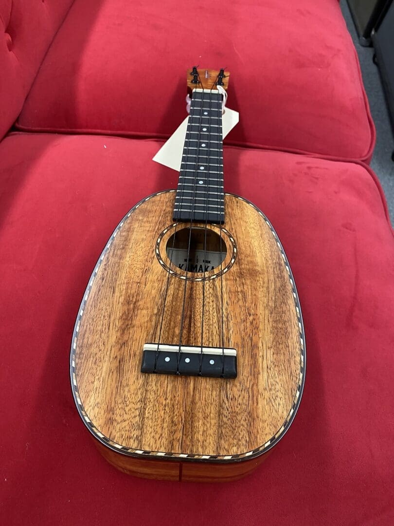 Kamaka HP-1D Pineapple Deluxe Ukulele with Case Mint $2995 - Image 8