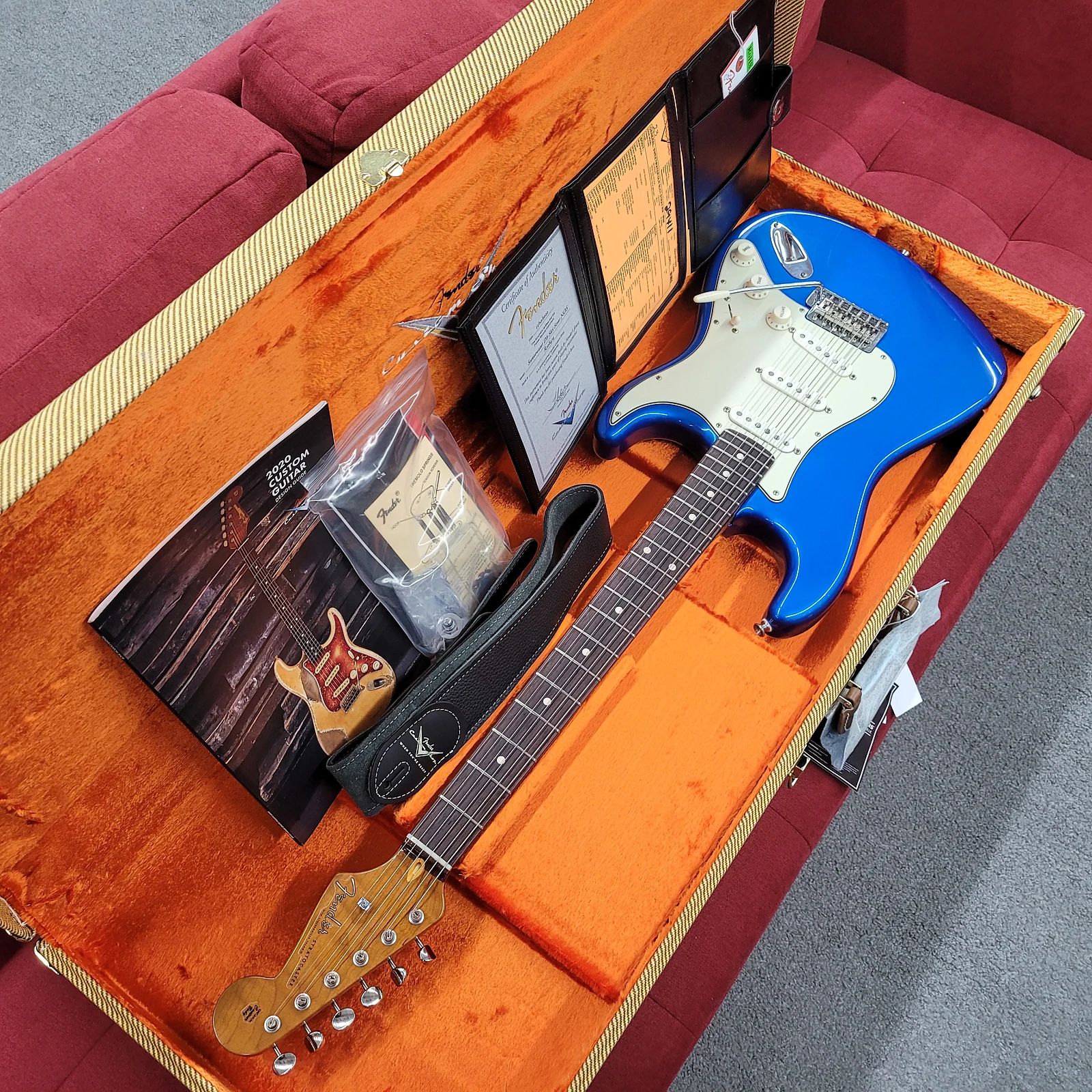 Fender Custom Shop Sweetwater Dealer Select Stratocaster NOS 2020 - Bright Saphire Metallic - Image 5