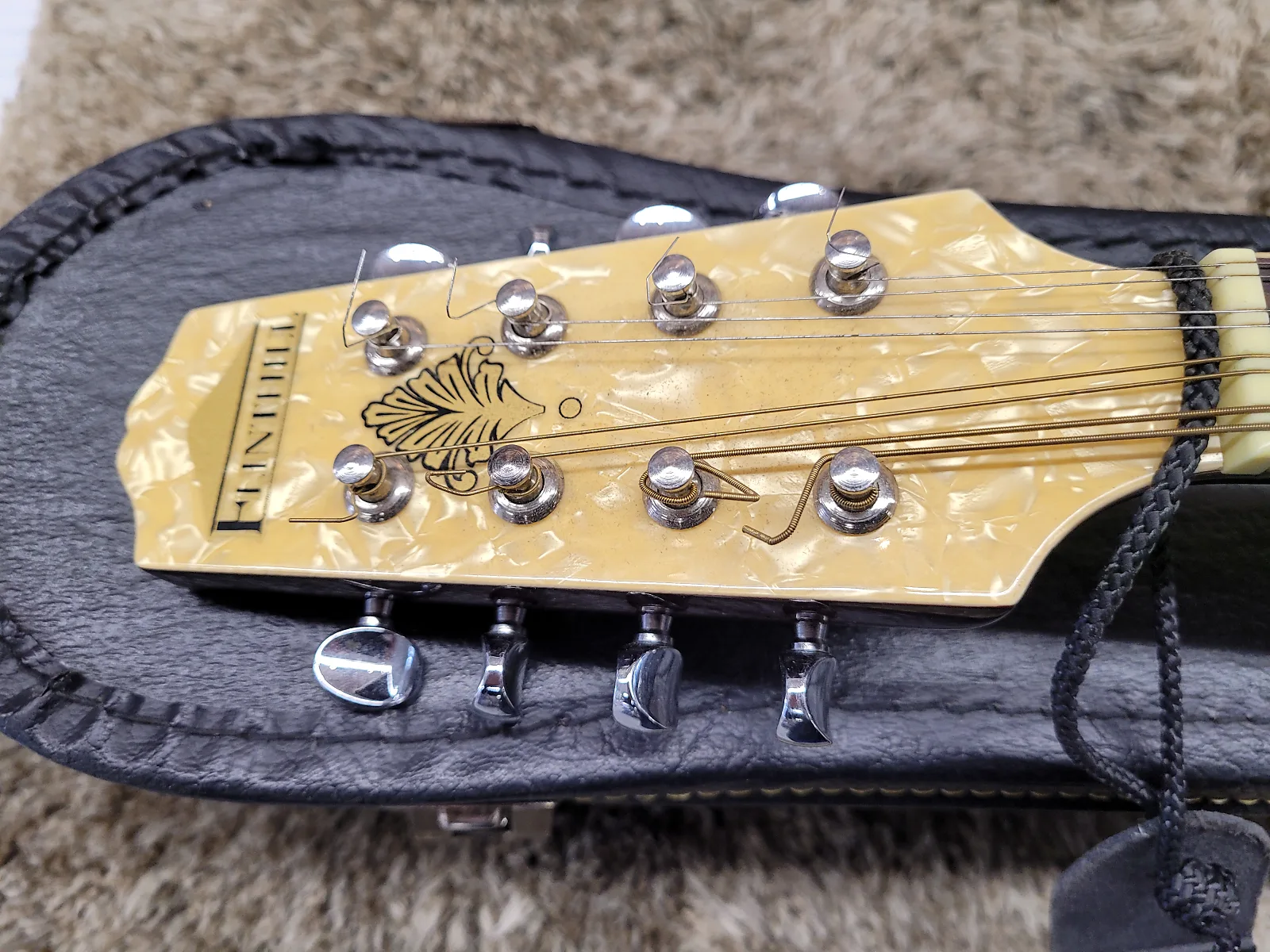 Flinthill Mandolin with Fishman pickup - Sunburst - Image 5