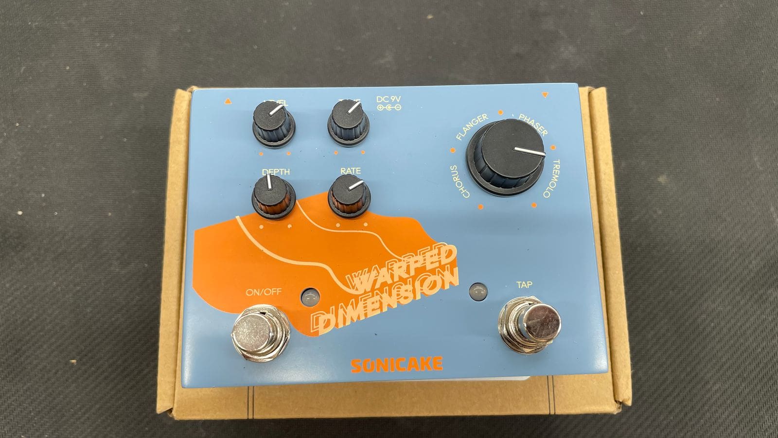 SONICAKE Warped Dimension Digital Modulation Guitar Pedal - Victor