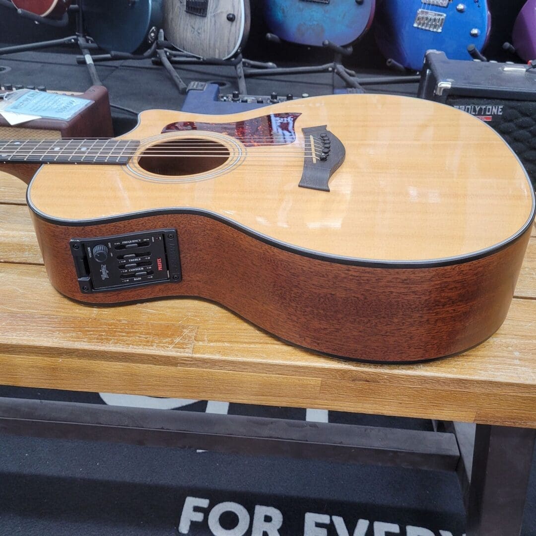 Taylor 314CE Acoustic Electric with Case 1998 - Natural - Victor Litz
