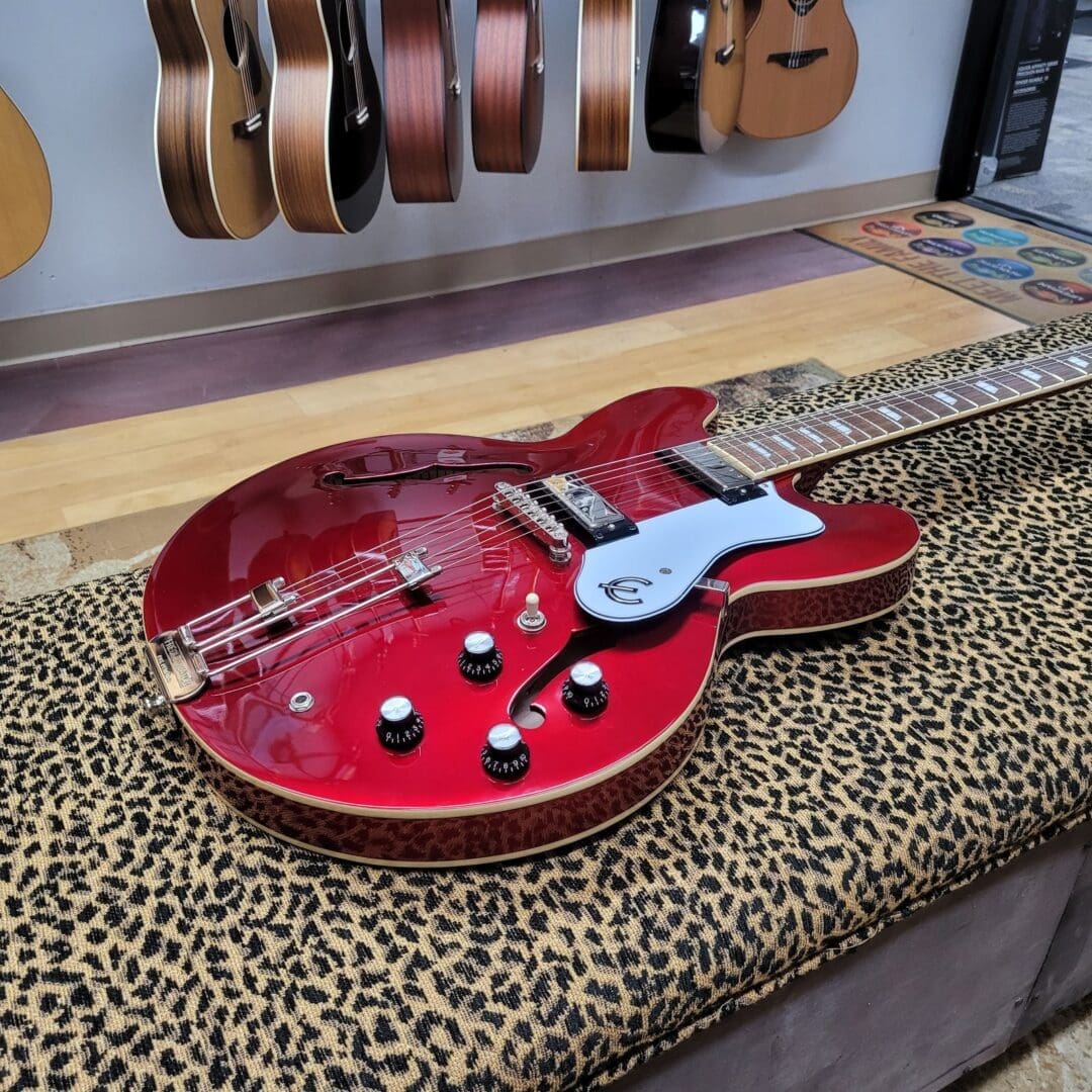 Epiphone Riviera Reissue - Sparkling Burgundy - Victor Litz