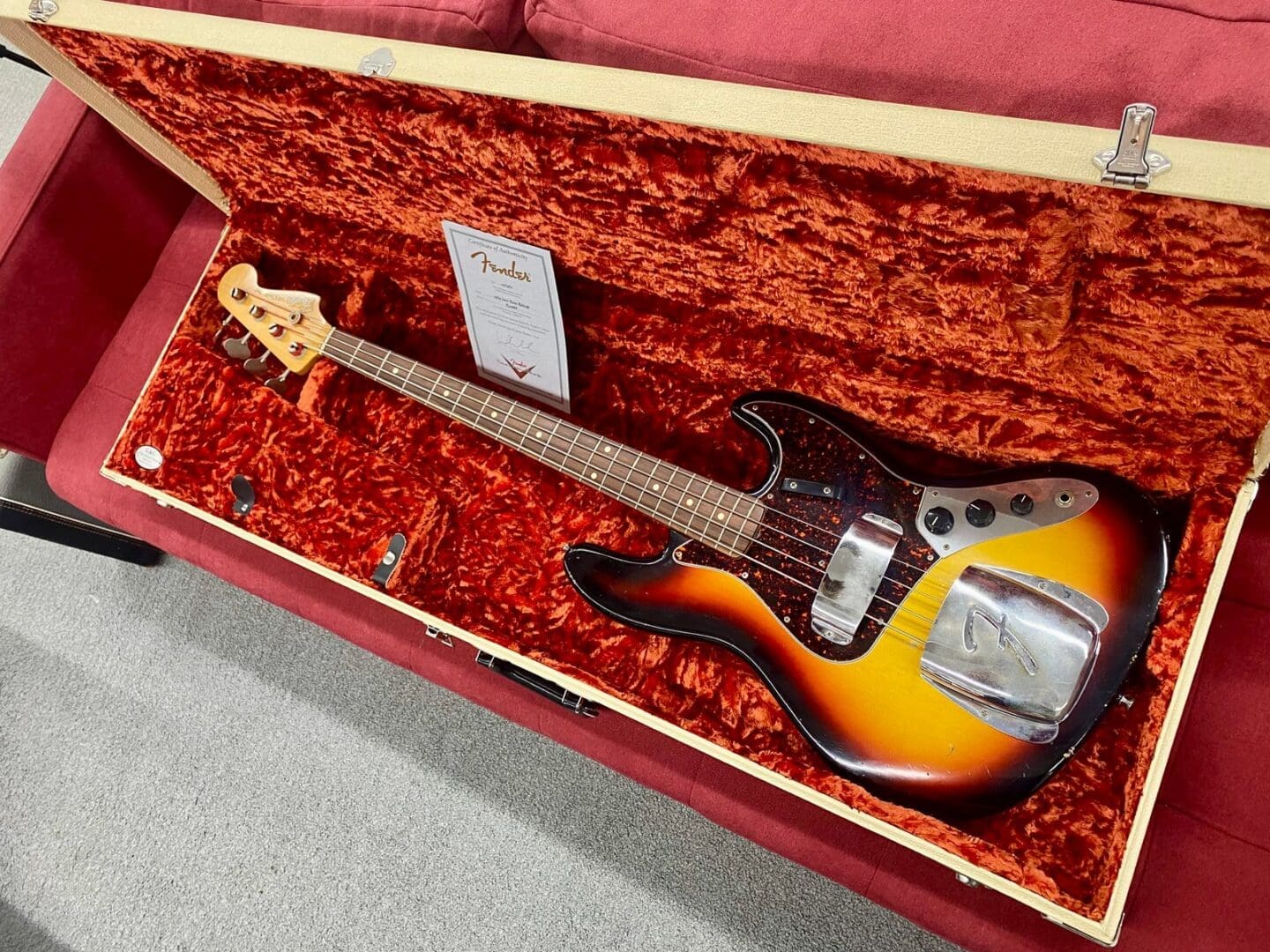 Fender Custom Shop '64 Jazz Bass Relic 2006 - 3-Tone Sunburst w/Case