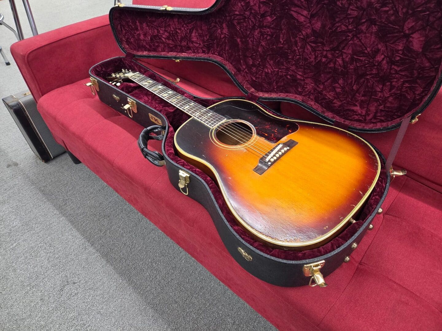 Gibson Southern Jumbo Acoustic Guitar with Case 1962 - Sunburnt