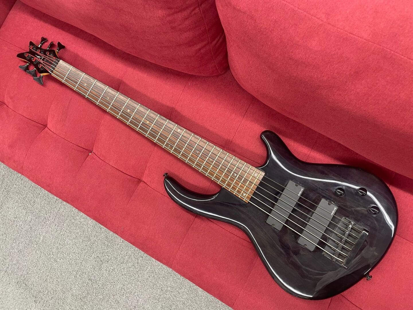 Dean Edge 6 String Bass - Translucent Black - Victor Litz