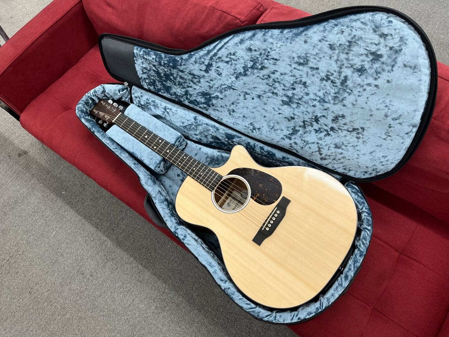 Martin GPC-11e Road Series Grand Performance Acoustic-Electric