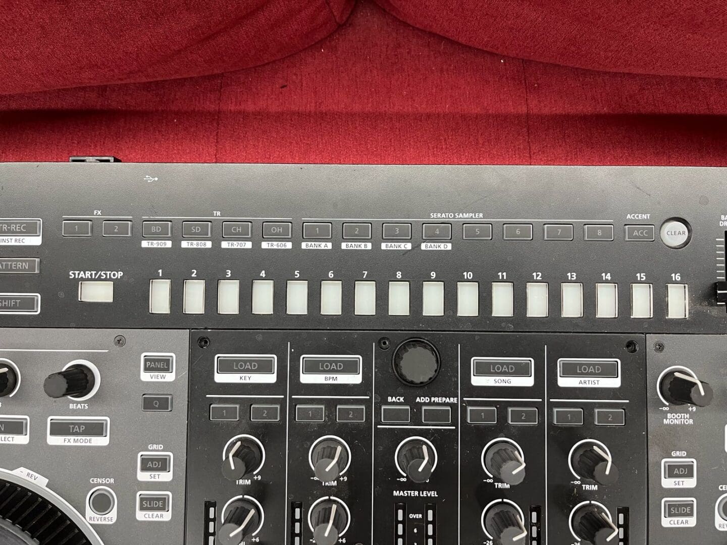 Roland DJ-808 DJ Controller - Black