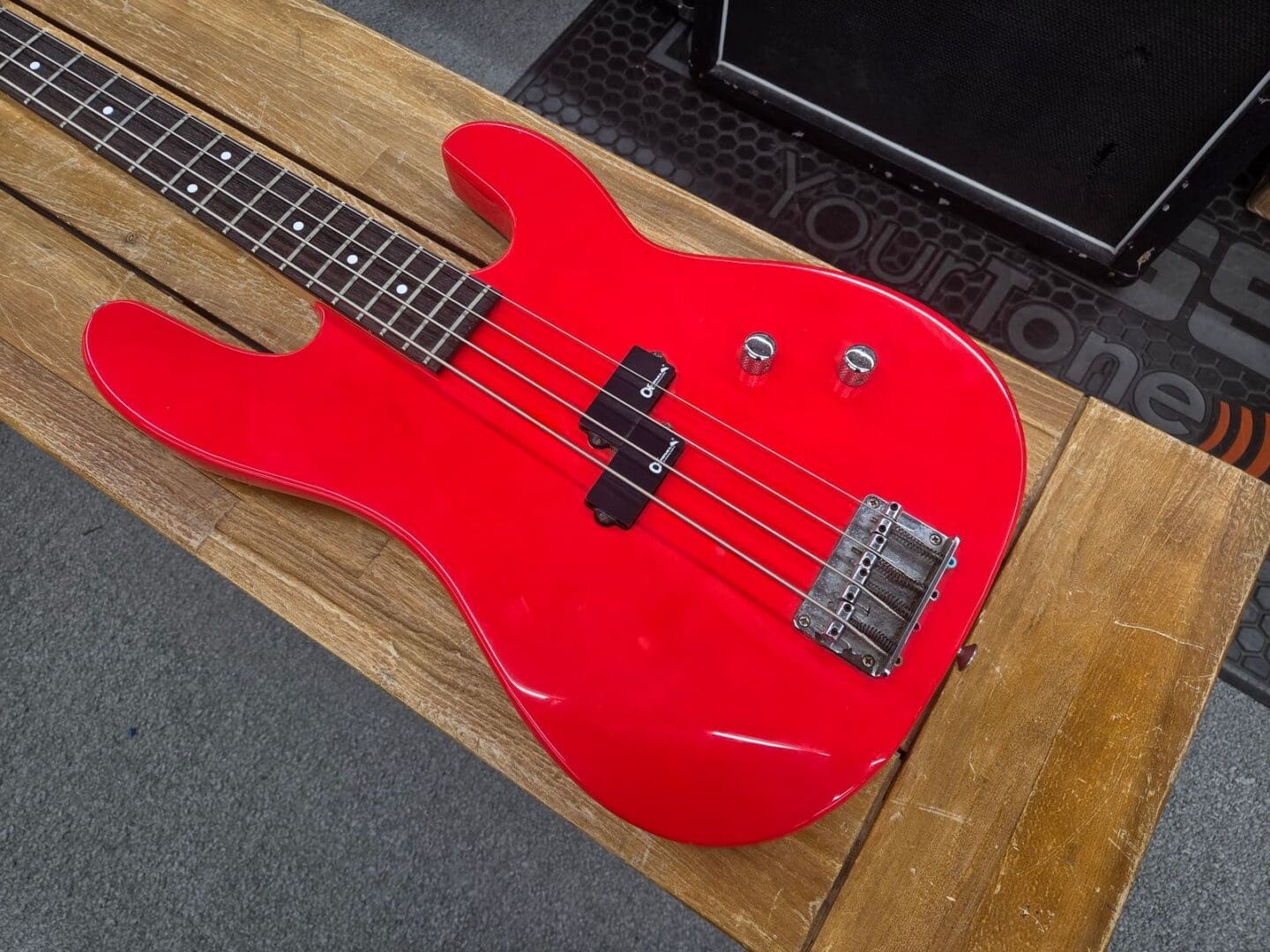 Charvel Charvette 400RR Bass 1980s - Fiesta Red - Image 7