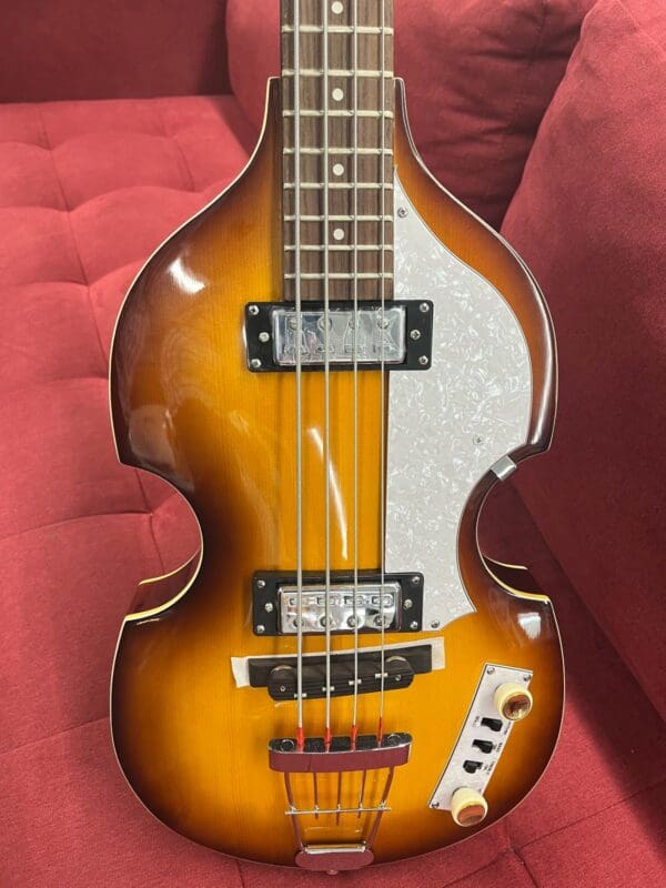 Hofner HI-BB-PE-SB Violin Bass - Sunburst - Victor Litz