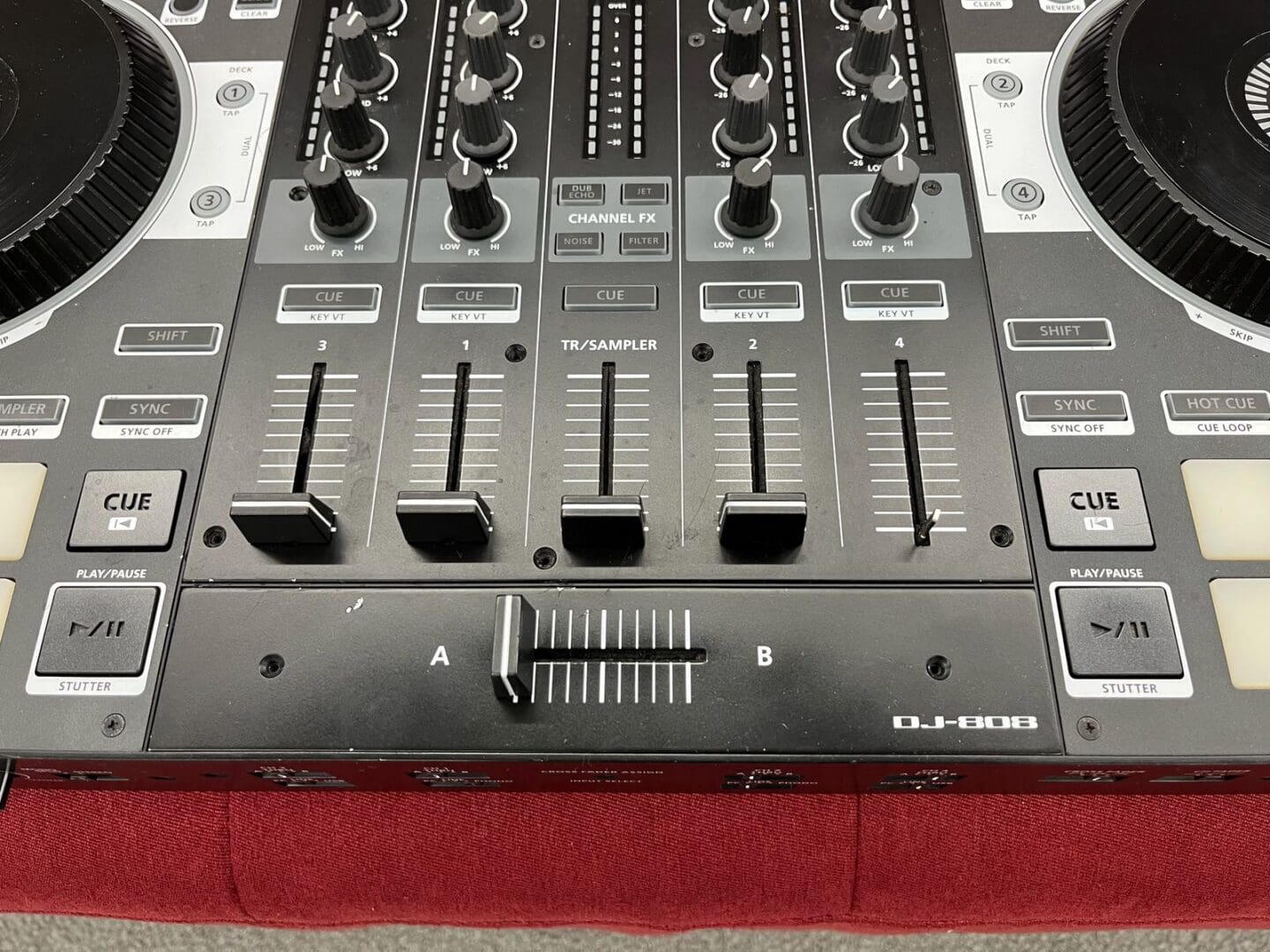 Roland DJ-808 DJ Controller - Black