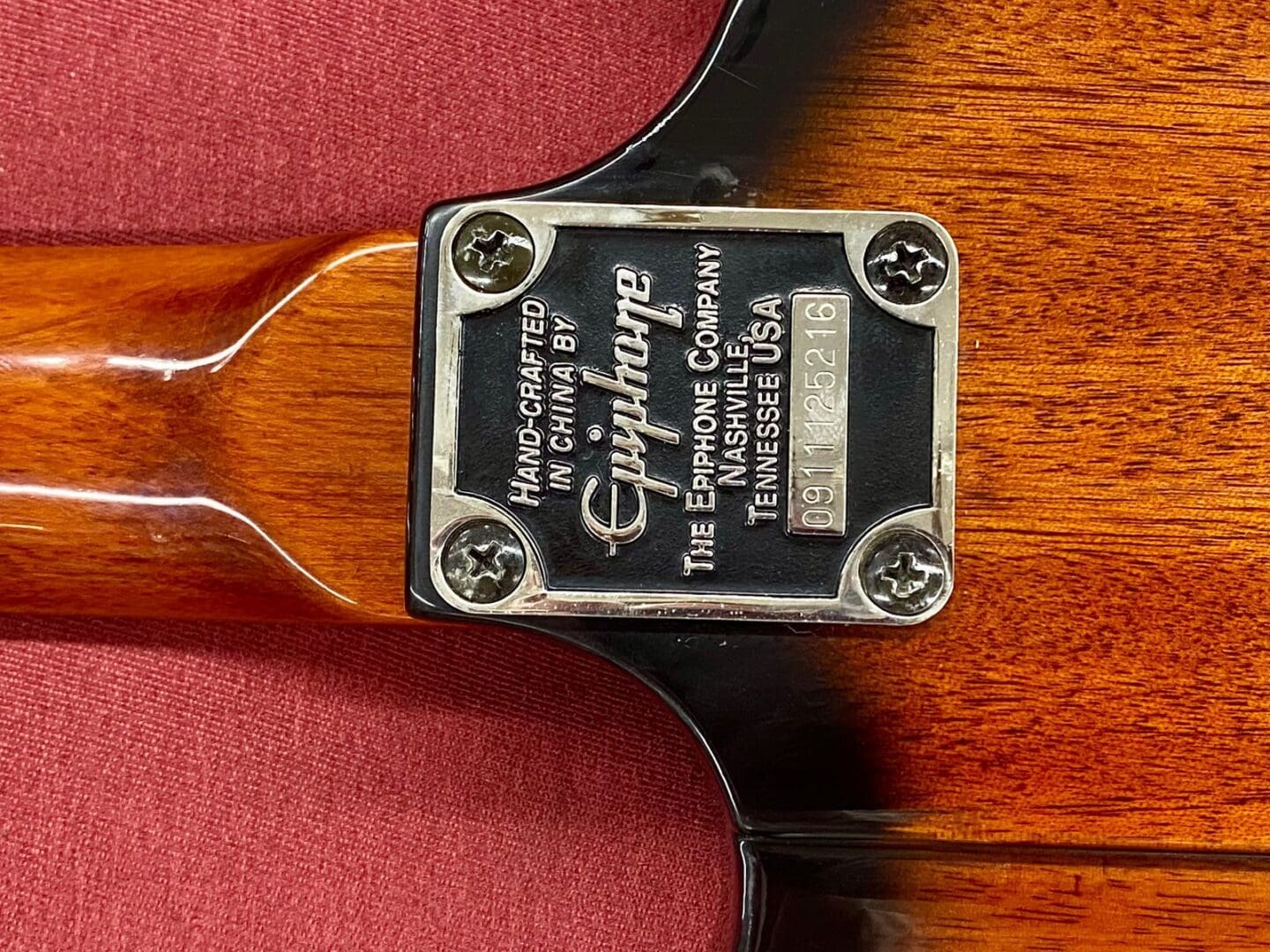 Epiphone Thunderbird E1 Bass Guitar - Vintage Sunburst - Image 18