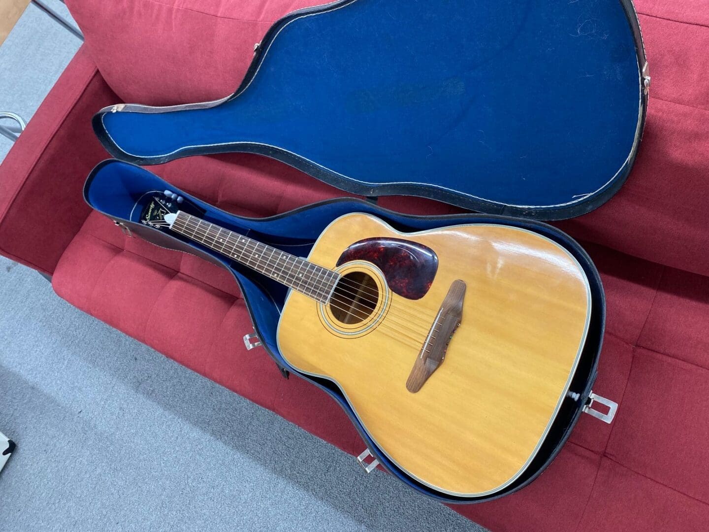 Harmony H1260 Sovereign Jumbo Acoustic Guitar 1960's - Natural