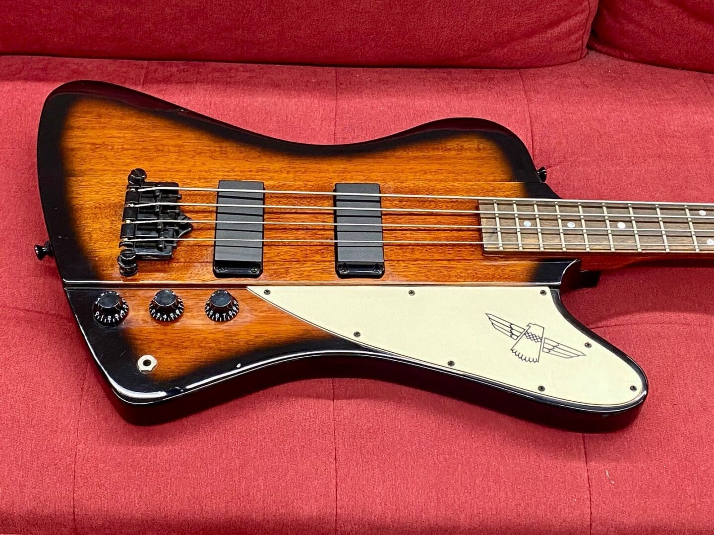 Epiphone Thunderbird E1 Bass Guitar - Vintage Sunburst - Image 4