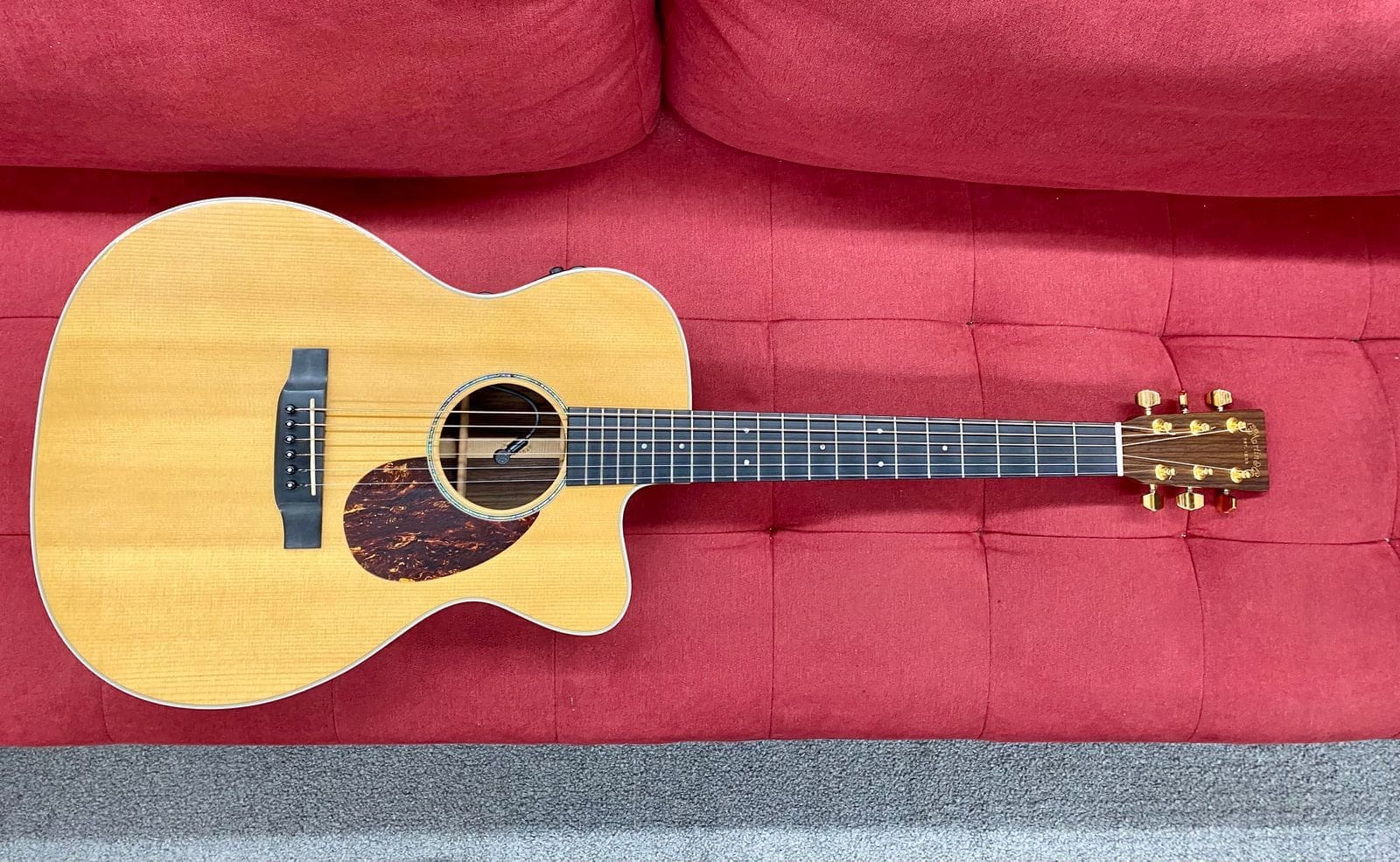 Martin OMC-16RE Premium Acoustic-Electric Guitar 2003 - Natural - Image 8