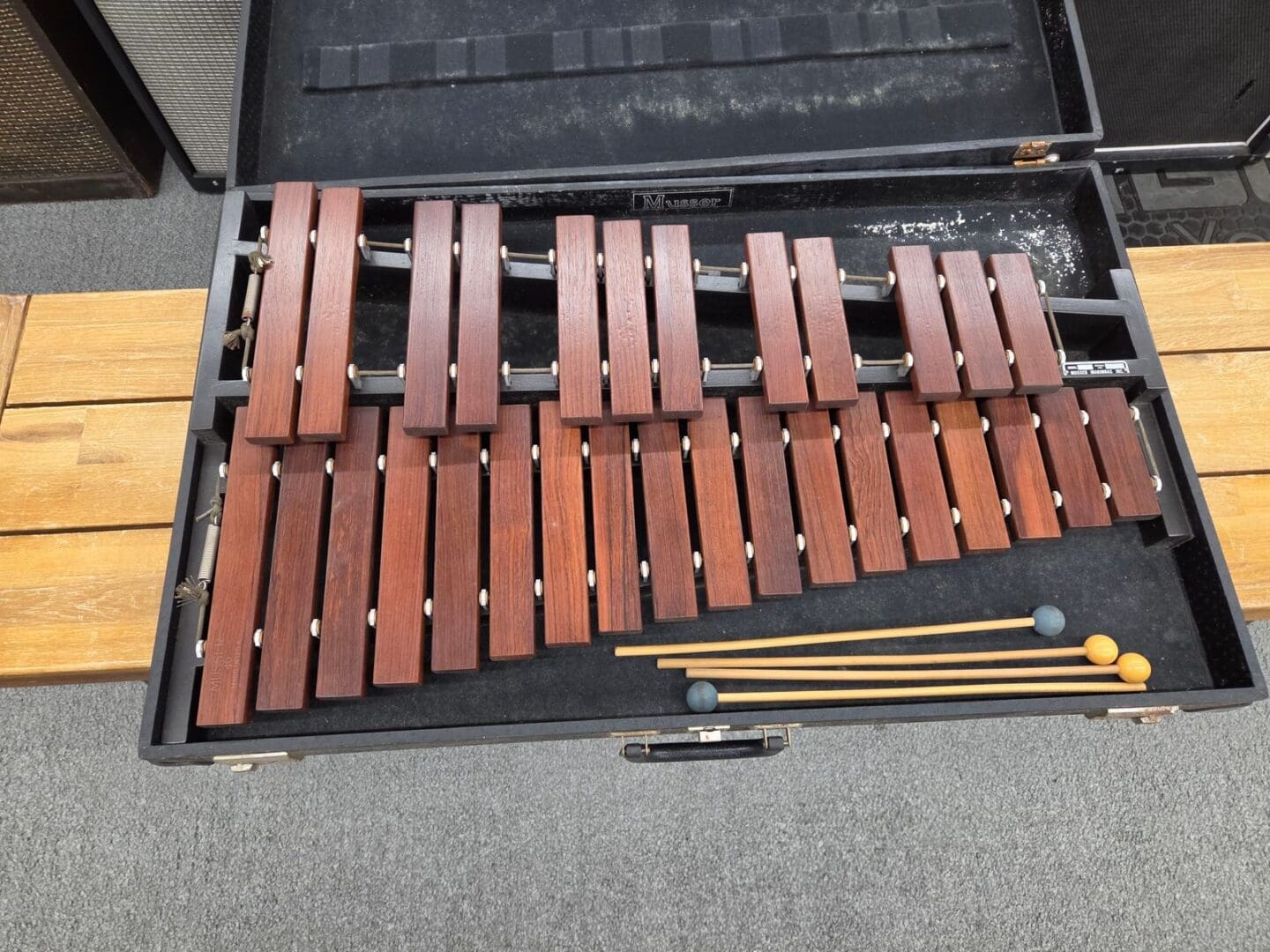 Musser Model 40 Marimba 2.5 Octave with Case - Rosewood