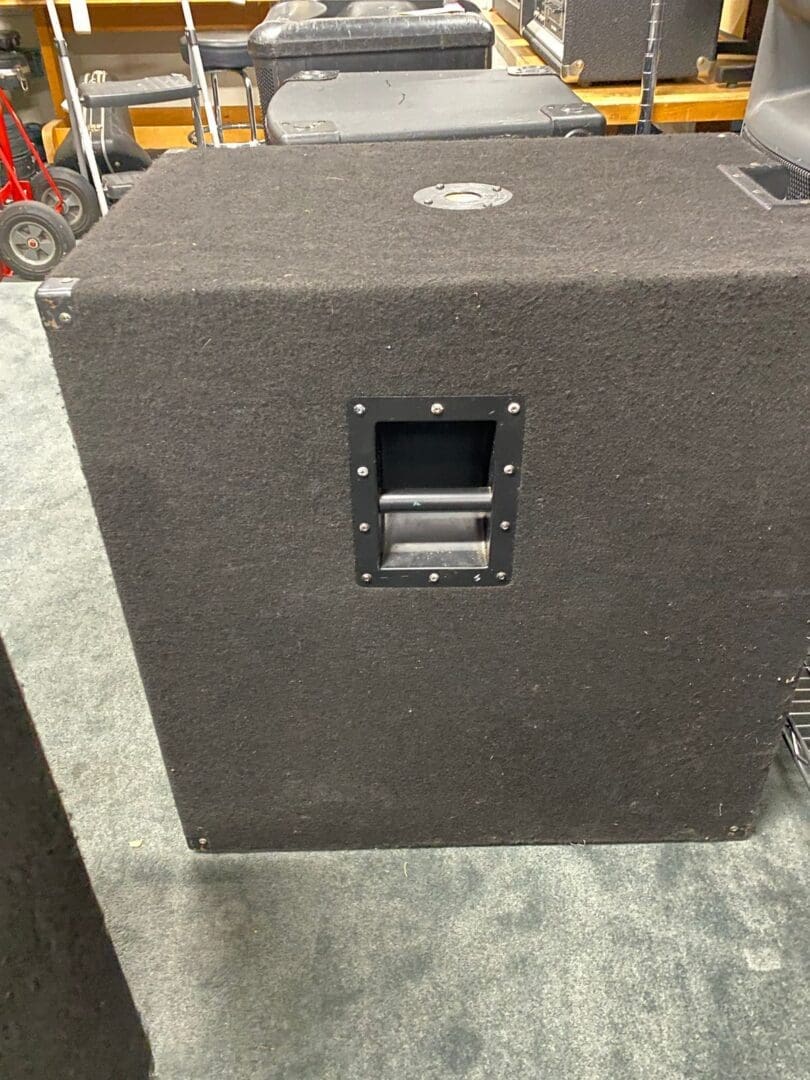 Peavey SP118 18-inch Passive Subwoofer Pair w/ Black Widow Speaker - Made in USA Used – Good Price$400 Local Pickup Only - Image 2