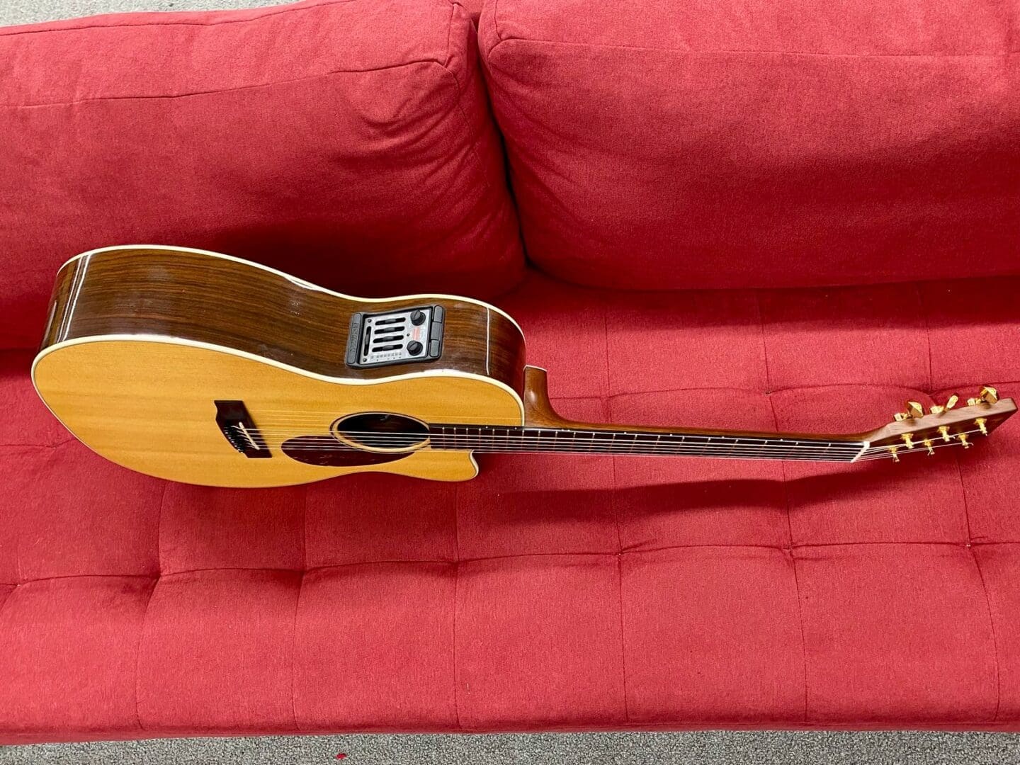 Martin OMC-16RE Premium Acoustic-Electric Guitar 2003 - Natural - Image 17