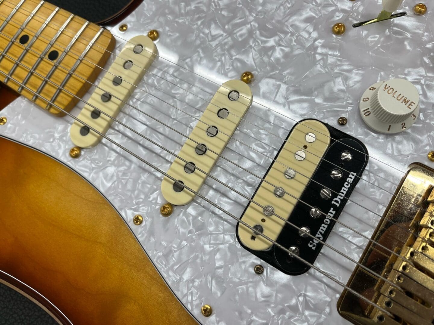 Custom Rose Hardtail Strat - Quilted Honeyburst W/ Case - Image 16