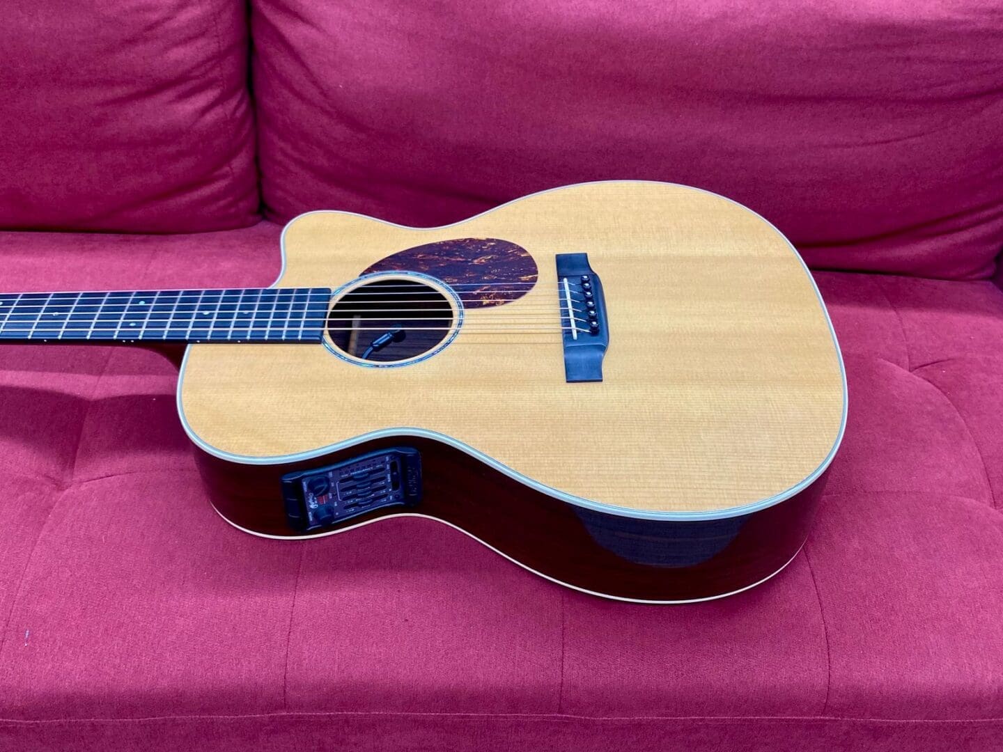 Martin OMC-16RE Premium Acoustic-Electric Guitar 2003 - Natural - Image 23