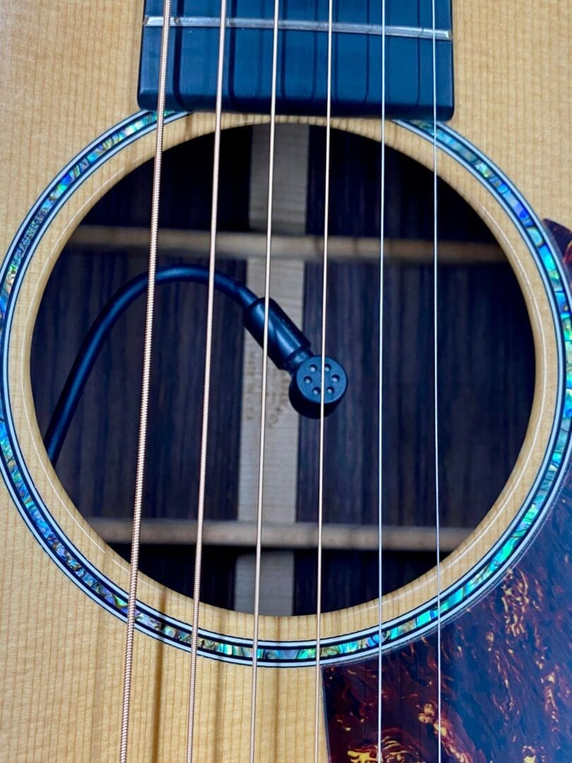 Martin OMC-16RE Premium Acoustic-Electric Guitar 2003 - Natural - Image 25