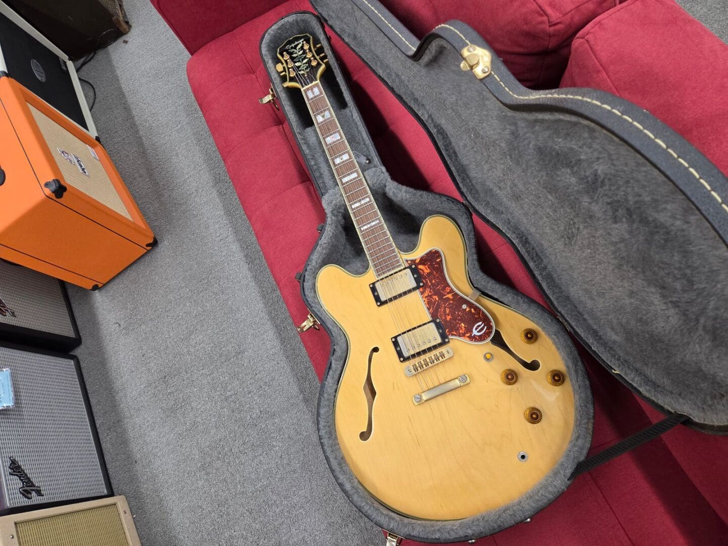 Epiphone Sheraton II with Case - Natural - Victor Litz