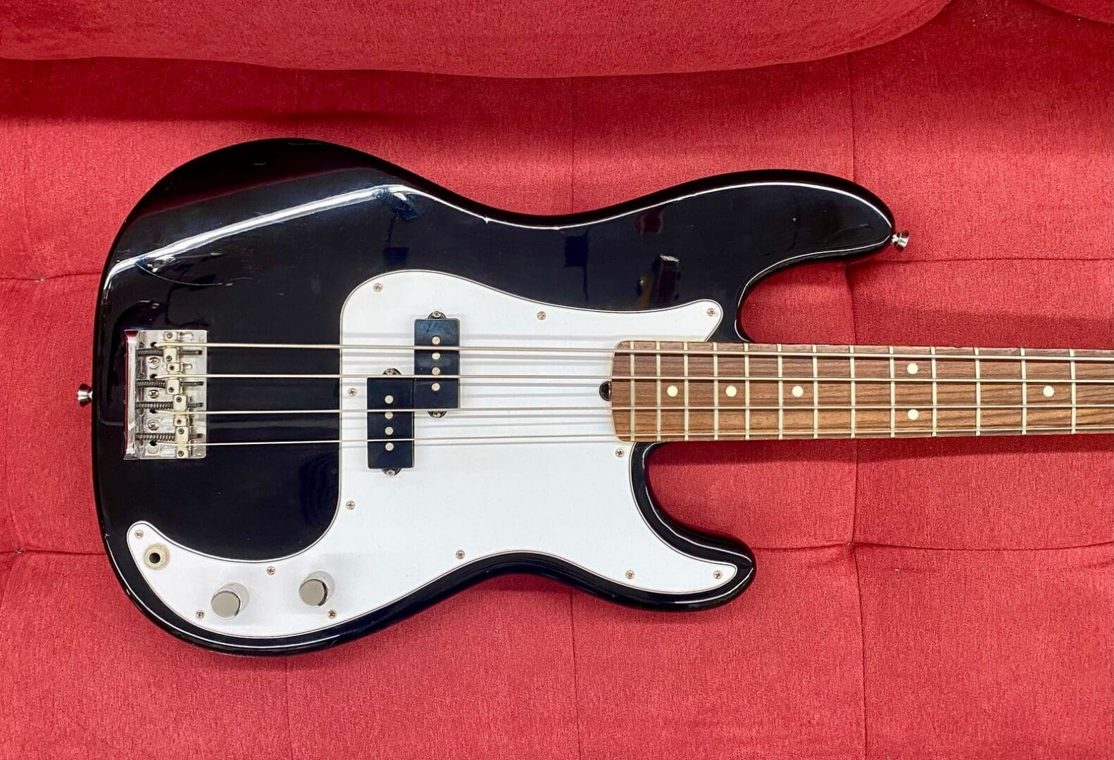 Fender American Standard Precision Bass 2008 - Black w/ Case - Image 10