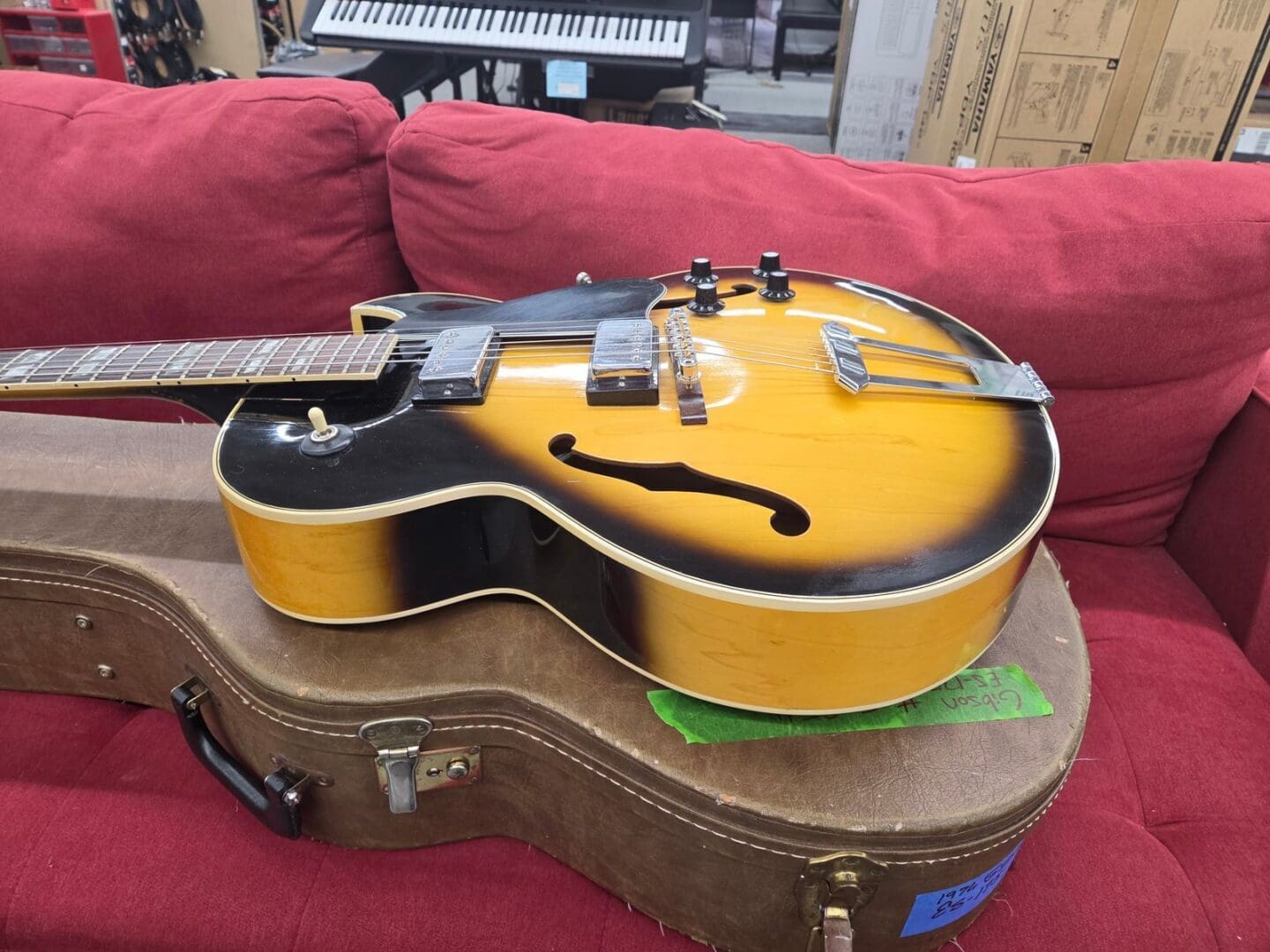 Gibson ES-175D 1976 with Case- Sunburst - Image 14