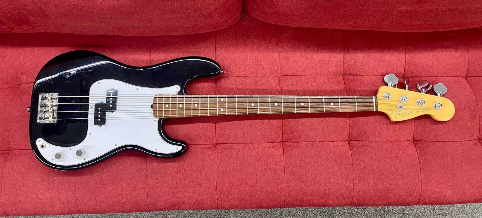 Fender American Standard Precision Bass 2008 - Black w/ Case - Image 11