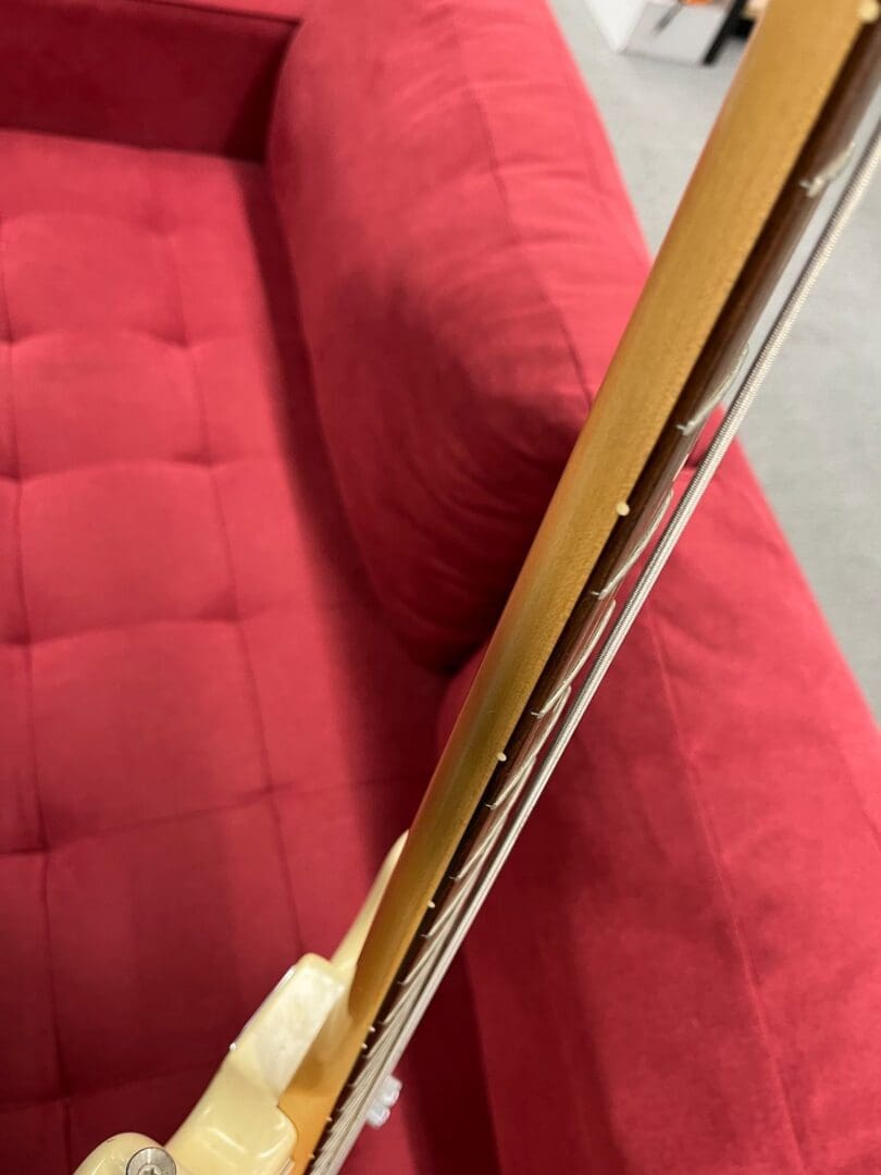 Fender Highway One Precision Bass with Rosewood Fretboard 2003 - Honey Blonde Transparent - Image 15