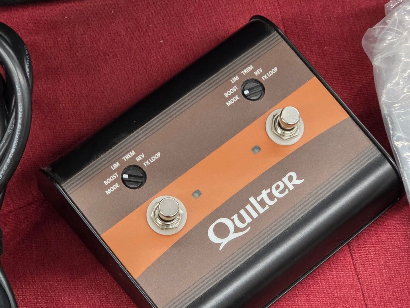 Quilter Mp200-10 2013 MicroPro 200 amp with cover and foot switch - Image 5