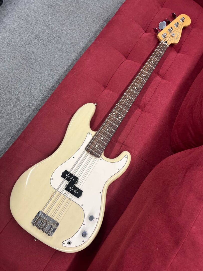 Fender Highway One Precision Bass with Rosewood Fretboard 2003 - Honey Blonde Transparent