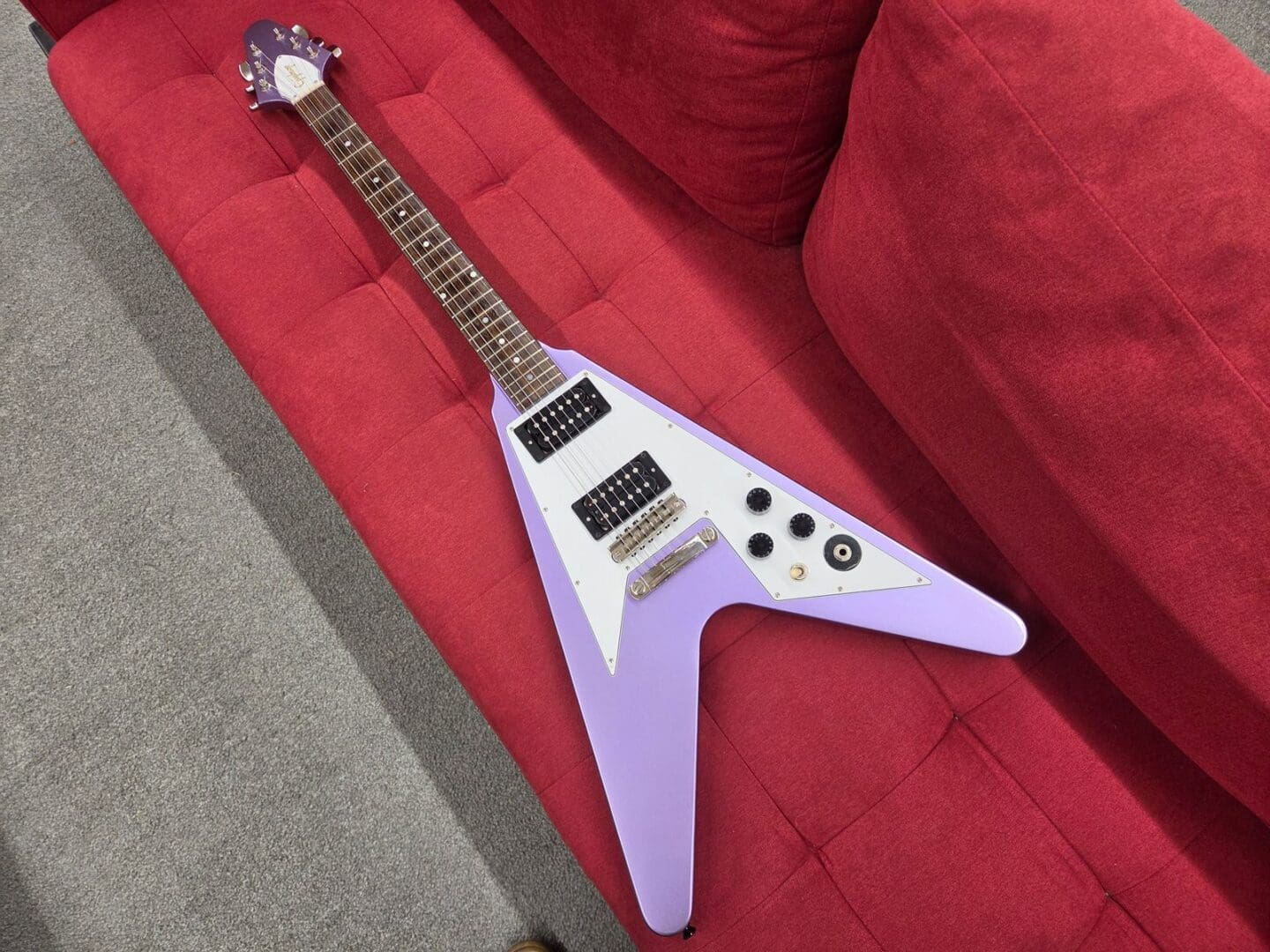 Epiphone Kirk Hammett '79 Flying V - Purple Metallic - Victor Litz