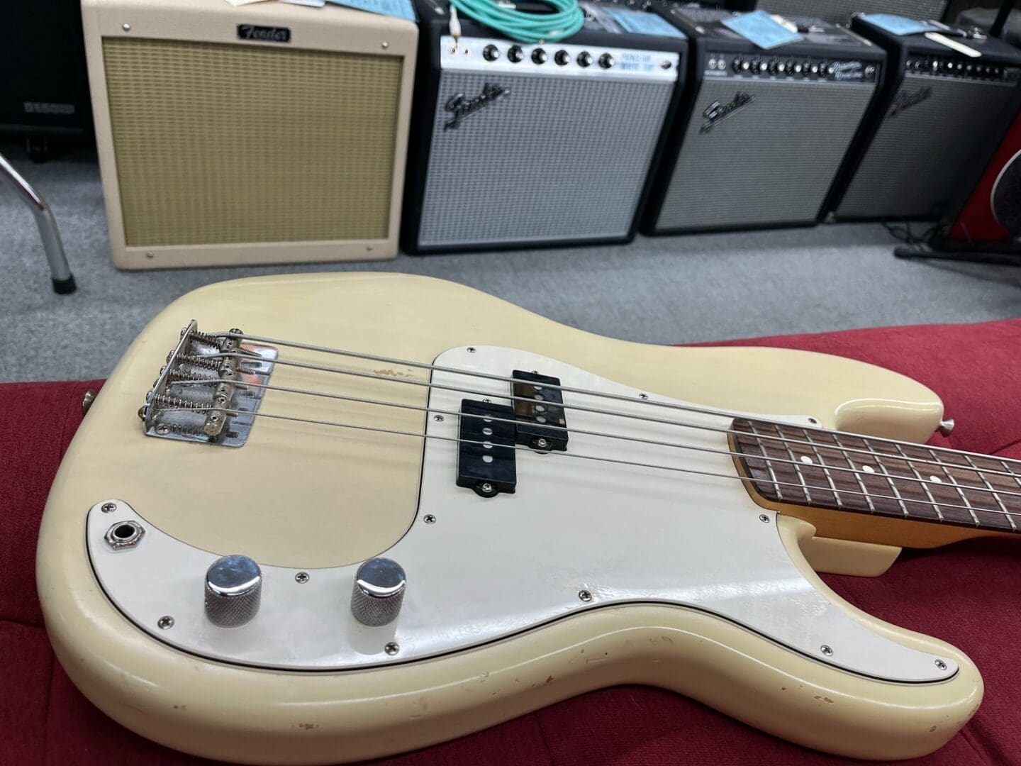 Fender Highway One Precision Bass with Rosewood Fretboard 2003 - Honey Blonde Transparent - Image 13