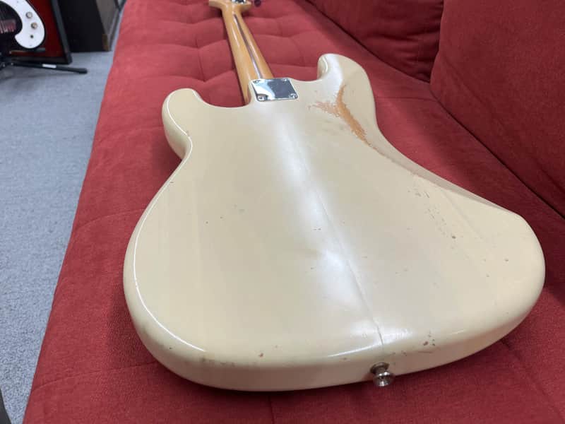Fender Highway One Precision Bass with Rosewood Fretboard 2003 - Honey Blonde Transparent - Image 7