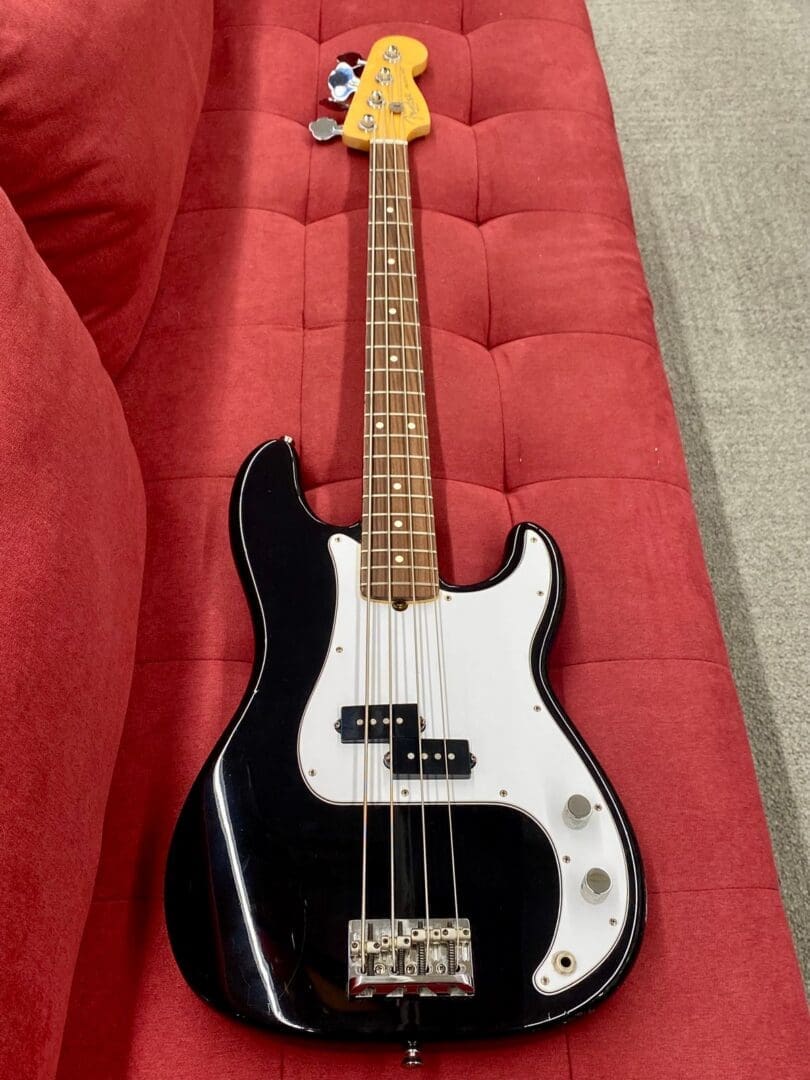 Fender American Standard Precision Bass 2008 - Black w/ Case - Image 17
