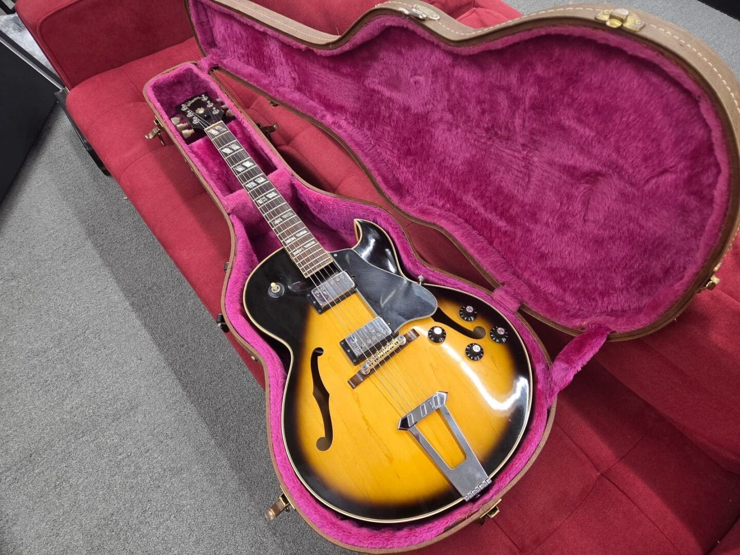 Gibson ES-175D 1976 with Case- Sunburst