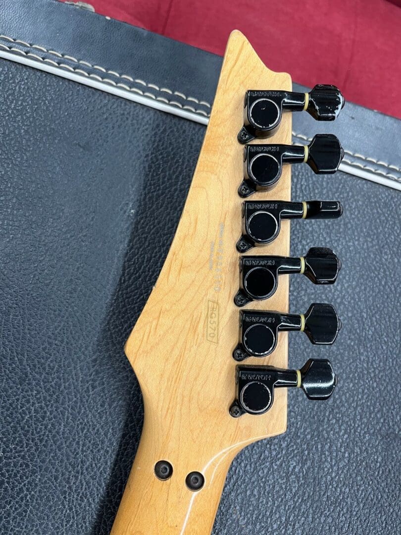 Ibanez RG570 Made in Japan 1990 - Blue W/ Hard Case - Image 2