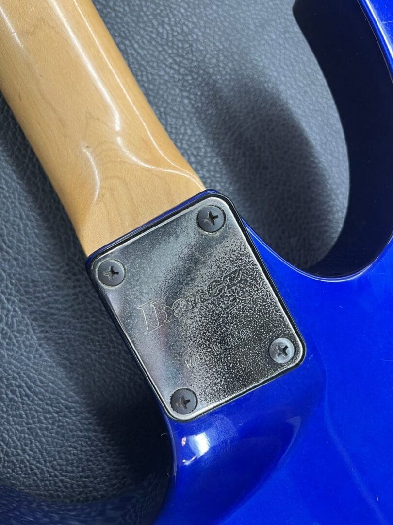 Ibanez RG570 Made in Japan 1990 - Blue W/ Hard Case - Image 5