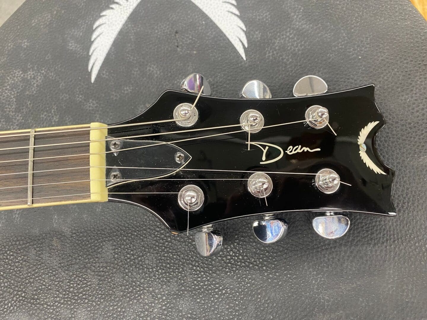 Dean Backwoods 6-String Banjo - Natural w/ Hard Case - Image 2