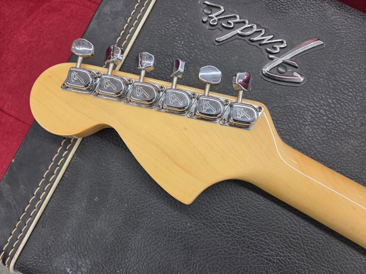 Fender Musicmaster with Rosewood Fretboard 1978 with Case and Hang Tag - Black - Image 3