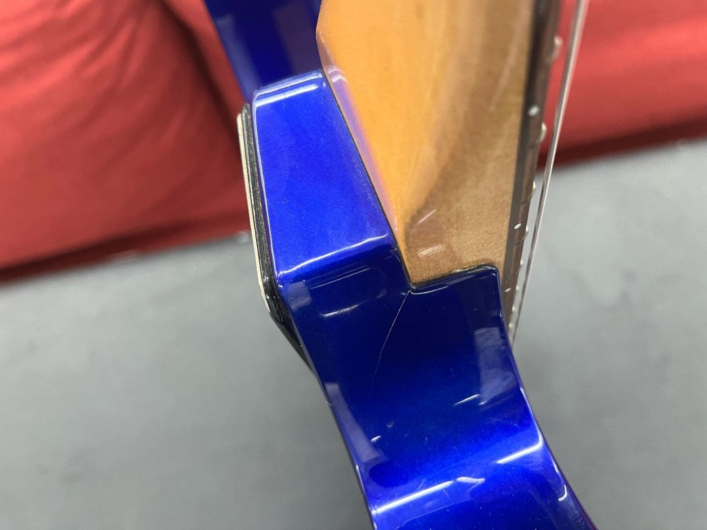 Ibanez RG570 Made in Japan 1990 - Blue W/ Hard Case - Image 6