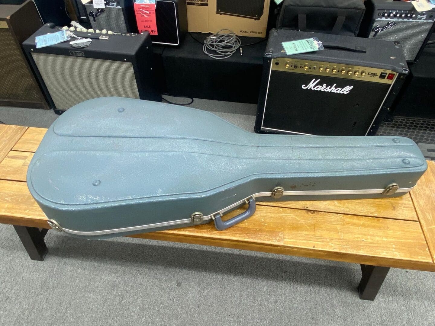Vintage Martin Hardshell Dreadnought Case 1970's - Blue - Image 6