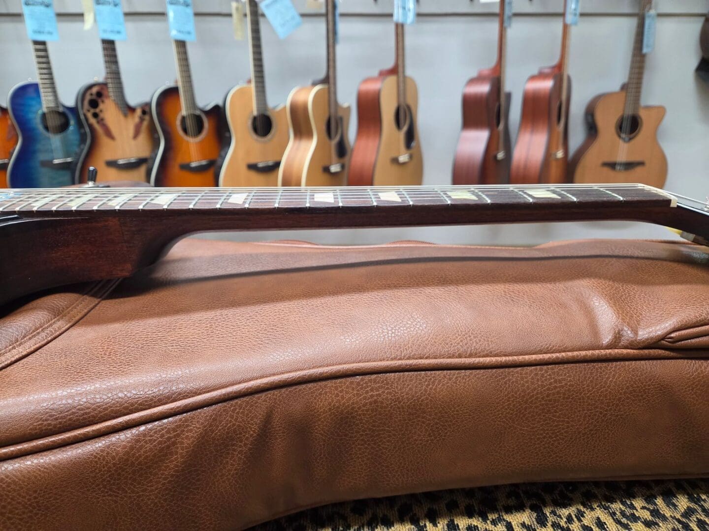 Gibson Les Paul Studio 2014 with Gigbag - Worn Brown - Image 6