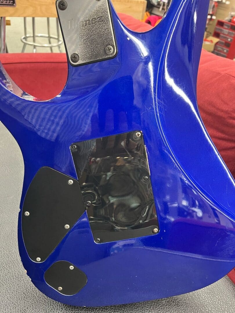 Ibanez RG570 Made in Japan 1990 - Blue W/ Hard Case - Image 10
