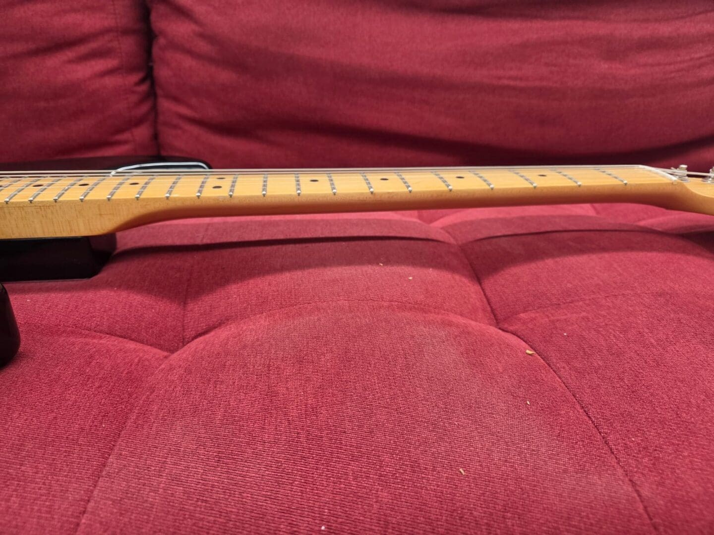 Fender Standard Stratocaster with Maple Fretboard 2011 - Black - Image 8