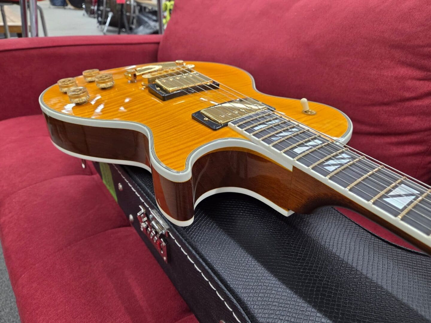 Gibson Les Paul Supreme with Case 2005 - Trans Amber - Image 15